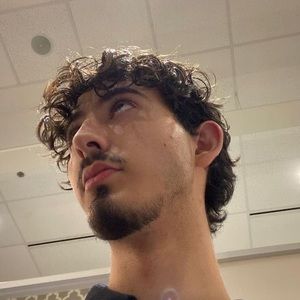 Meet your Posher, Juan esteban